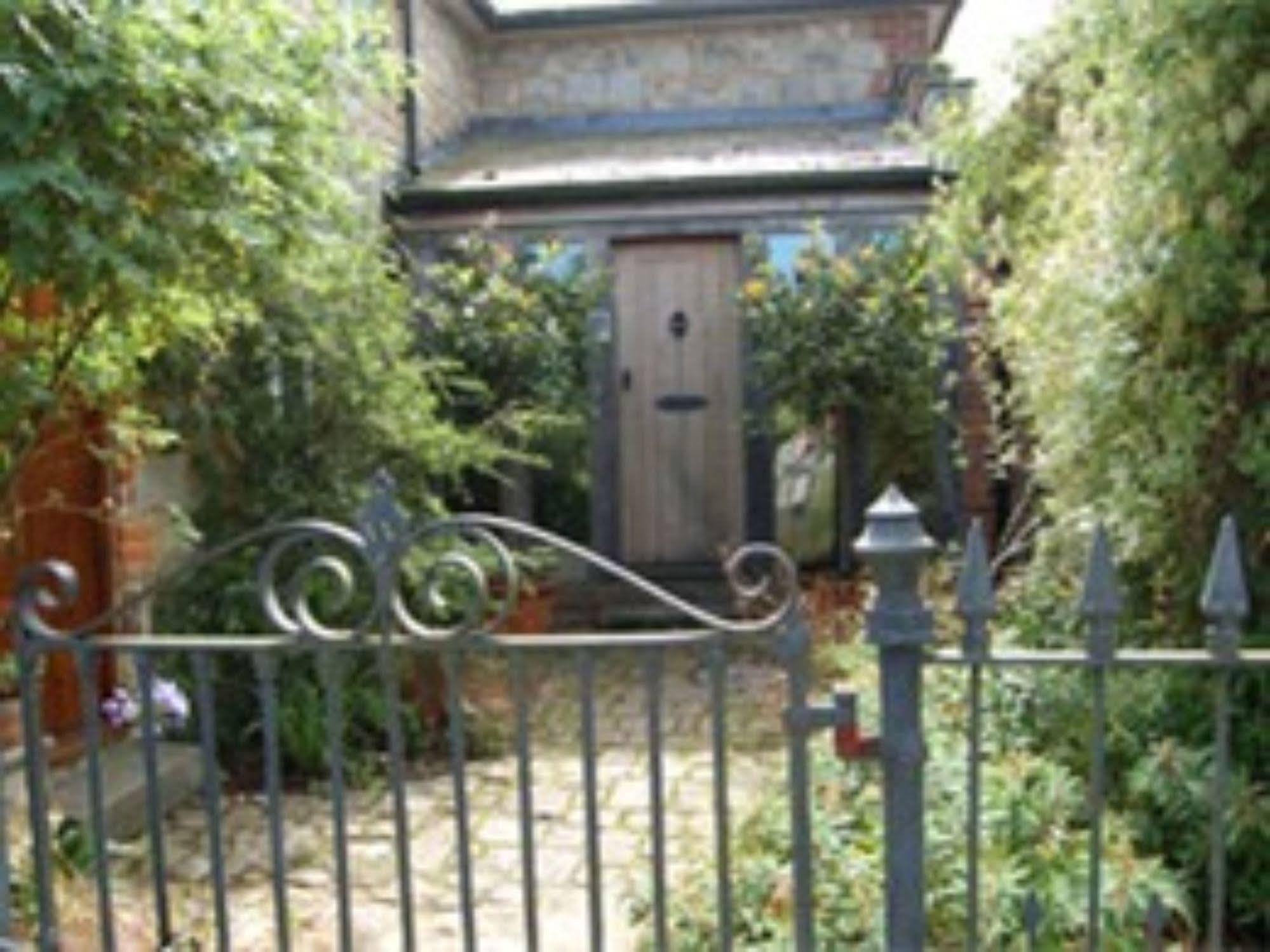 Bed and Breakfast The Old Forge East Kennett Esterno foto