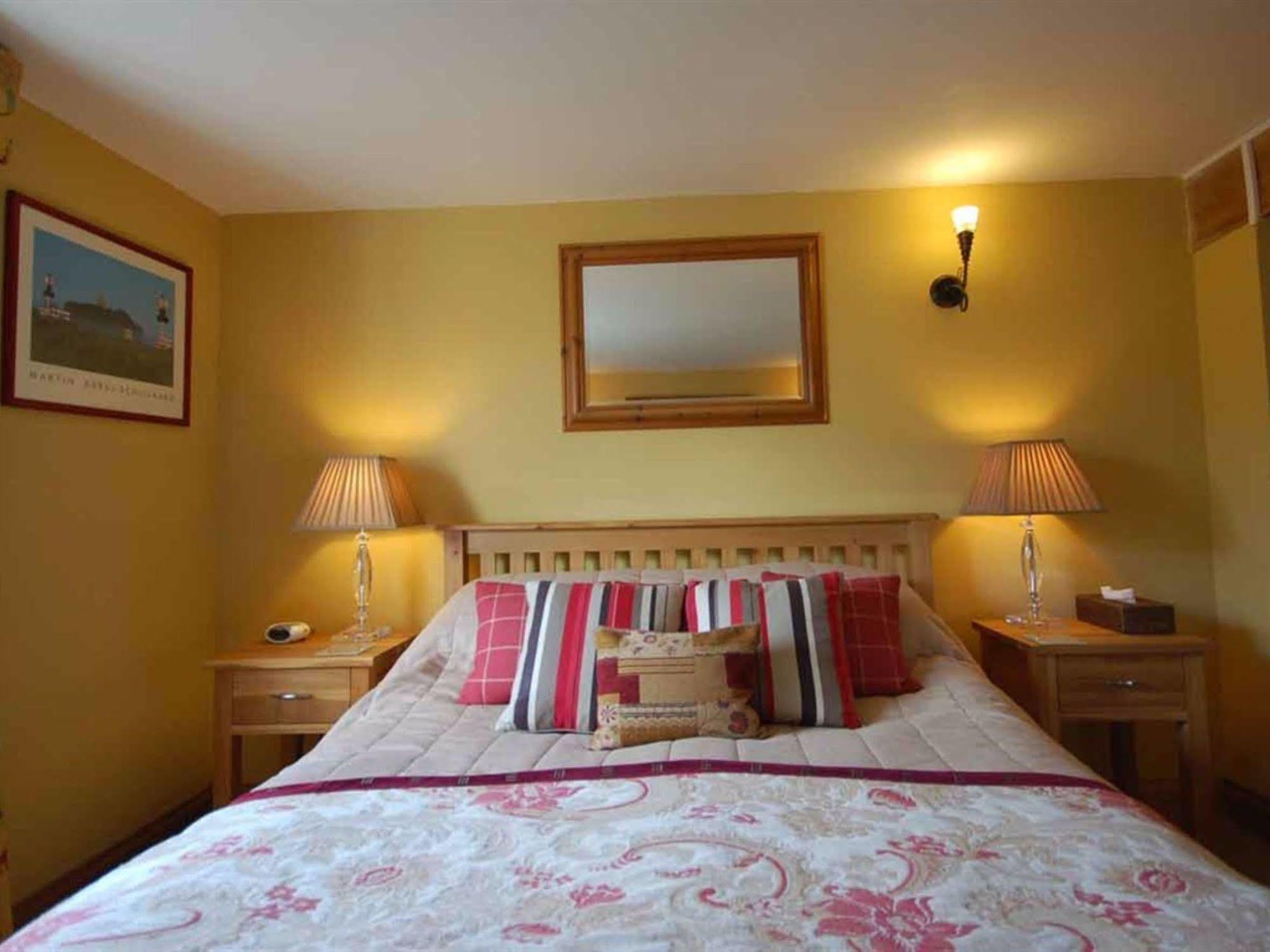 Bed and Breakfast The Old Forge East Kennett Esterno foto