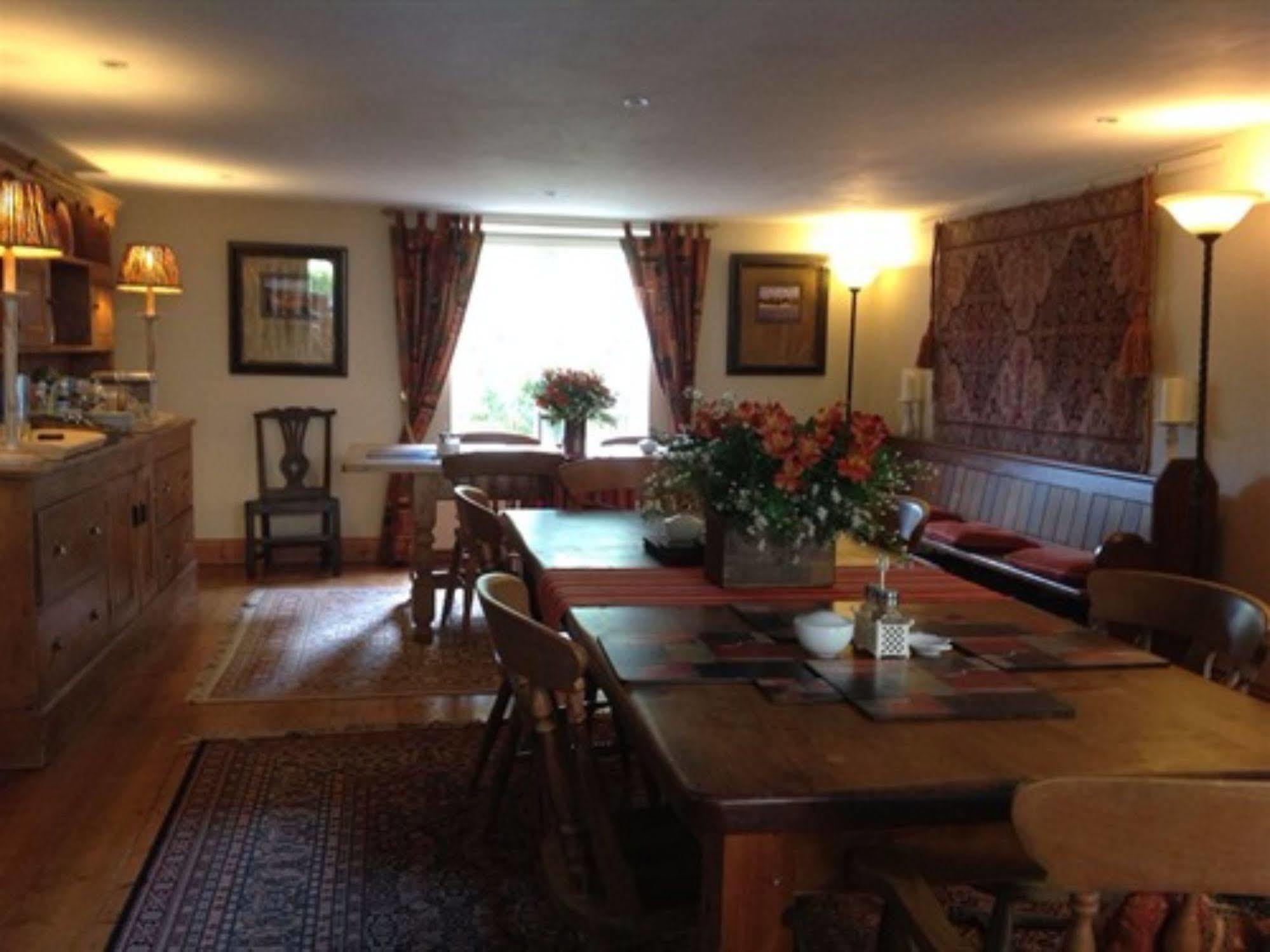 Bed and Breakfast The Old Forge East Kennett Esterno foto